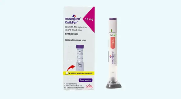 Mounjaro KwikPen z tirzepatydem, lek do wstrzykiwań podskórnych. Opakowanie i wstrzykiwacz.