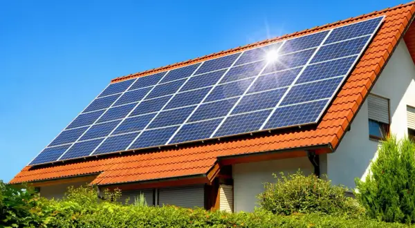 Fotowoltaika 10 kW ile paneli potrzebujesz? Oblicz i zaoszczędź energię