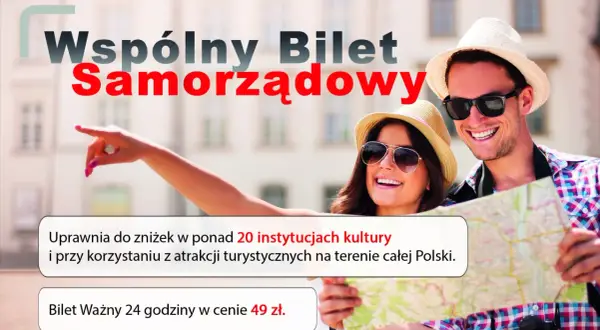 Szczęśliwa para odkrywa Polskę z "Wspólny bilet samorządowy". Bilet 24h za 49 zł daje zniżki do 20+ atrakcji.