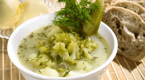 Mrożenie zupy ogórkowej: Jak zrobić to dobrze? Poradnik