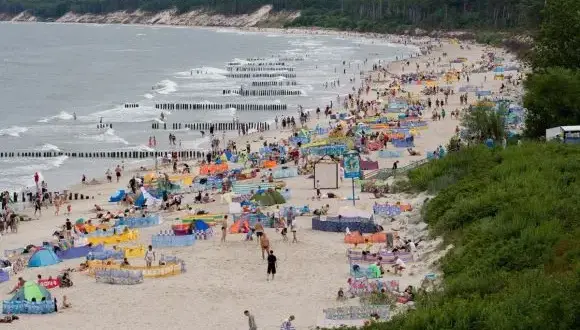 Ustka plaża wschodnia czy zachodnia - która jest lepsza dla ciebie?