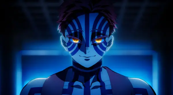 Akaza mit seinen leuchtend gelben Augen und blauen Markierungen. Wann kommt der Demon Slayer Film auf Crunchyroll?