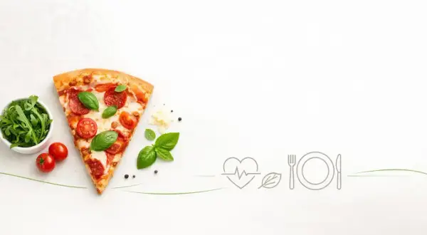 Kawałek pizzy z dodatkami i ikonki symbolizujące zdrowie i dietę. Czy pizza jest zdrowa? Zależy od składników!