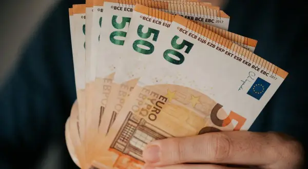 Ile kosztuje euro w skupie? Sprawdź najkorzystniejsze oferty teraz