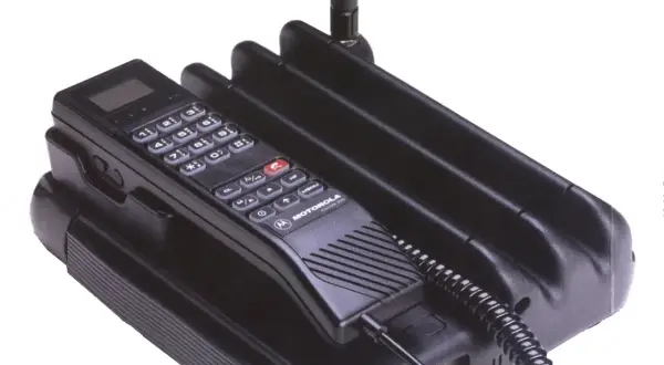 Pierwszy telefon komórkowy w Polsce - historia, która zaskakuje