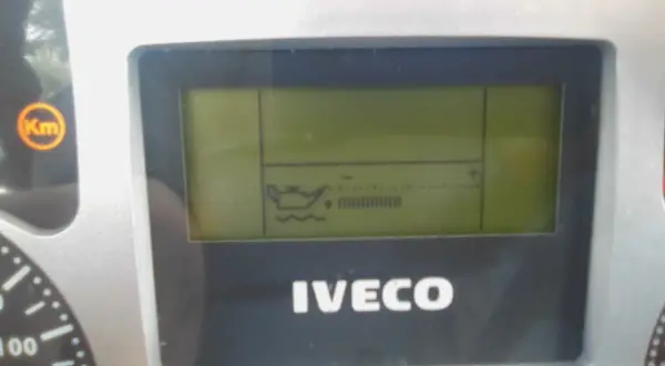 Iveco EuroCargo ile oleju do silnika? Odkryj najlepsze opcje i pojemności