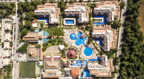Majorka z dzieckiem: Hotel marzeń? Sprawdź, zanim zarezerwujesz!