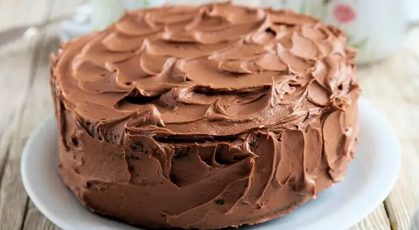 Saftige Schokotorte mit cremiger Glasur, perfekt für jedes schokoladige schokotorte rezept.