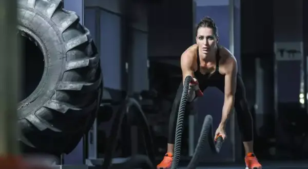 CrossFit: Czy warto zacząć? Prześwietlamy efekty, wady i porady