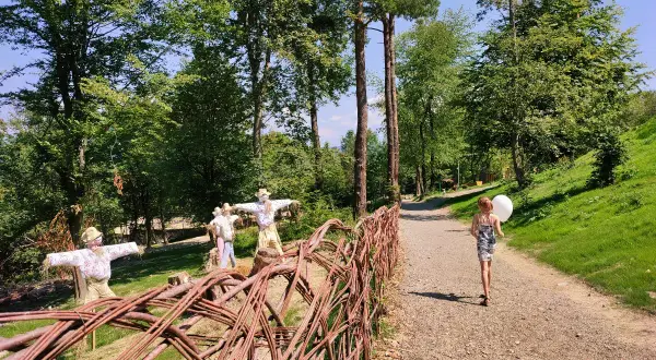 Najlepsze miejsca na rodzinne wycieczki z dzieckiem w Podkarpaciu – sprawdź koniecznie!