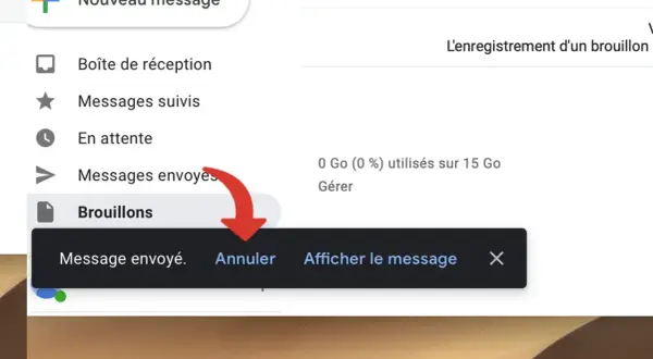 Interface Gmail : un curseur rouge pointe vers "Brouillons", rappelant un mail non envoyé.