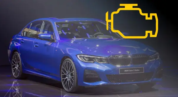 Niebieskie BMW Seria 3 z ikoną silnika, sugerującą błąd DTC 4587 BMW.