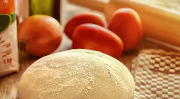 Pâte à pizza maison parfaite : le guide complet et les astuces