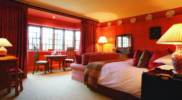 Czym się różni hotel 4-gwiazdkowy od 5? Poznaj kluczowe różnice