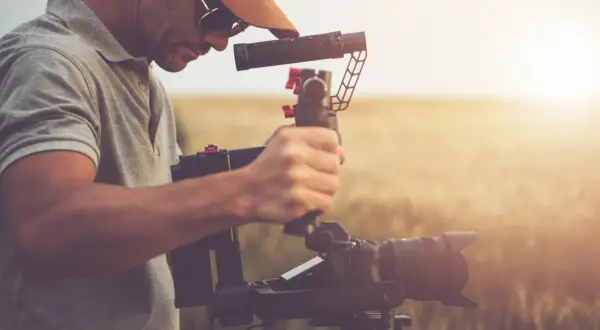 Operator filmowy: co robi? Tajemnice pracy, zarobki i kariera