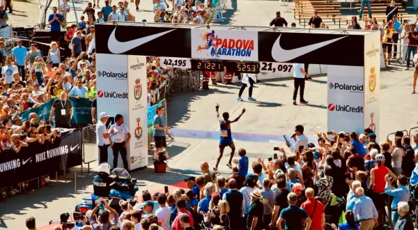 Maraton skąd nazwa? Zaskakująca historia i znaczenie tego biegu