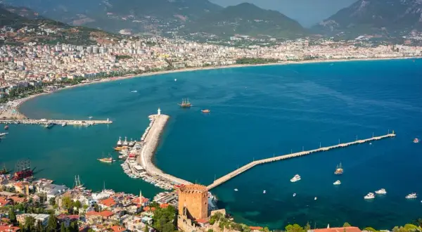 Alanya w Turcji: Jakie morze czeka na Ciebie i dlaczego warto je poznać?