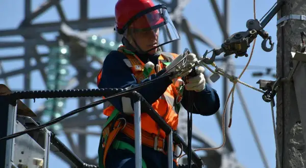 Ile zarabia elektryk w Danii? Poznaj zaskakujące stawki i różnice