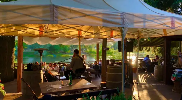 Restauracje nad jeziorem w Śląskiem - wyjątkowe miejsca na posiłek