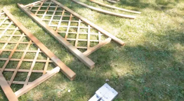 Pergola tarasowa DIY: Jak zbudować krok po kroku?