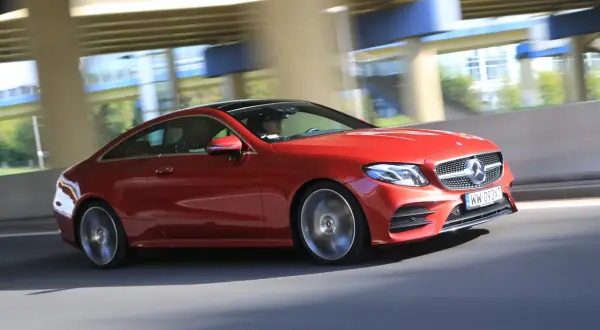Mercedes E klasy coupe - luksus, osiągi i bezpieczeństwo w jednym