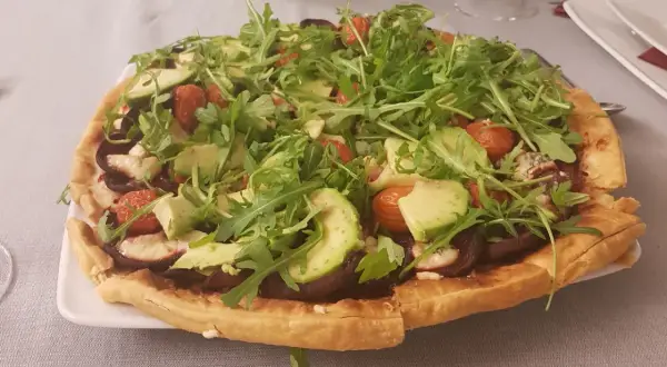 Pyszny przepis na pizzę bezglutenową, który zaskoczy Twoje podniebienie