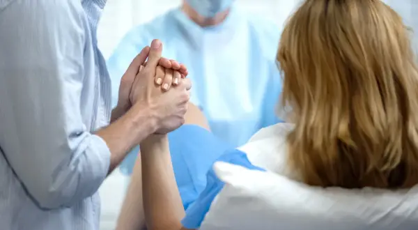 Jak naprawdę wygląda poród? Przebieg, fazy i co warto wiedzieć