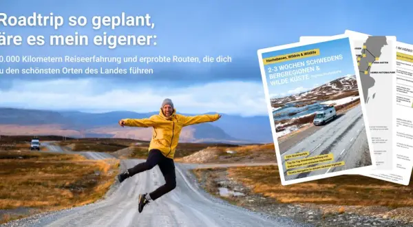 Mann springt auf einsamer Straße in Schweden. Digitale Routenkarten für deinen Roadtrip mit vielen schweden reisetipps.
