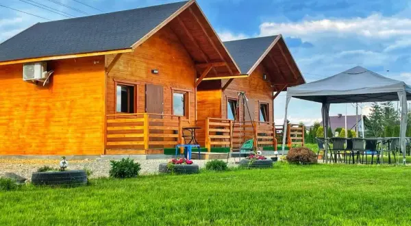 Noclegi Energylandia: Ceny od 35 zł. Jak znaleźć najlepszą opcję?