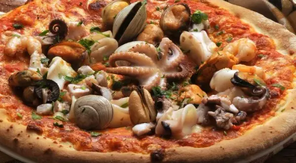 Zrób dietetyczną pizzę: 50% mniej kalorii, 100% smaku! Poradnik