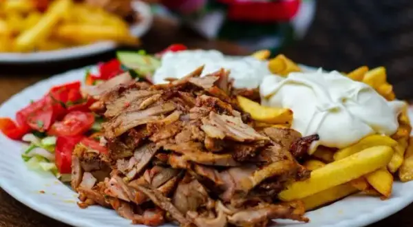 Czy kebab tuczy? Odkryj kaloryczność i wpływ na wagę