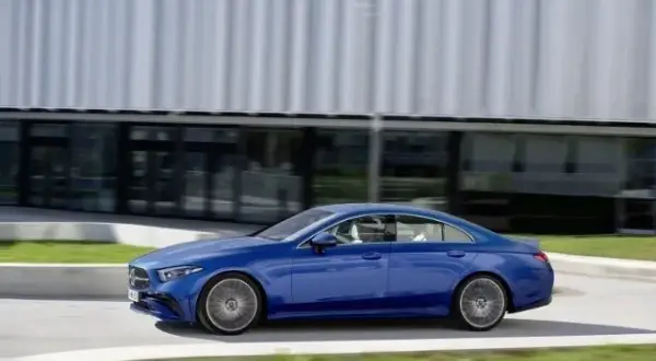 Mercedes-Benz CLS AMG: Osiągi, wyposażenie i porównanie modeli