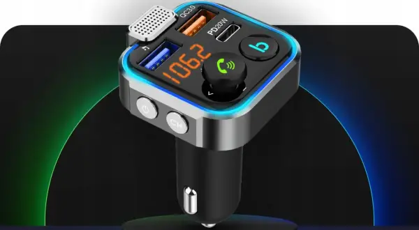 Nowoczesny transmiter FM z wyświetlaczem 106.2, portami USB i przyciskiem Bluetooth.