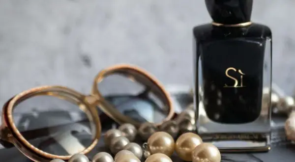 Perfumy Sì: Które najładniejsze? Wybierz swój idealny zapach!