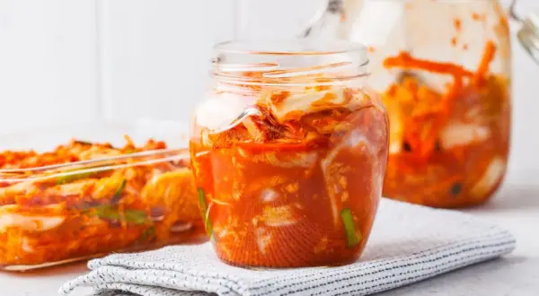 Sałatka kimchi: Szybkie przepisy, warianty i sekrety idealnego smaku