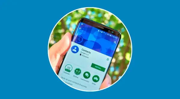 Muestra la aplicación Google Contacts, útil para saber como recuperar un número borrado.
