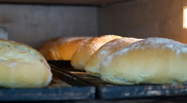 Ile kalorii ma bułka żytnia? Zaskakujące fakty o jej kaloryczności