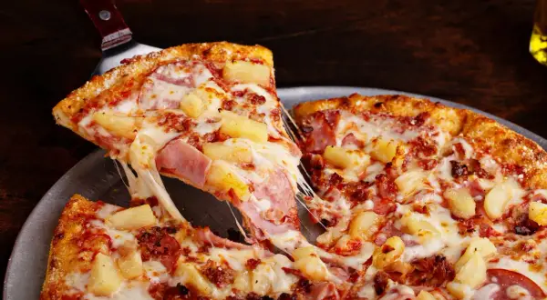 Czy pizza hawajska to pizza? Kontrowersje i opinie na ten temat