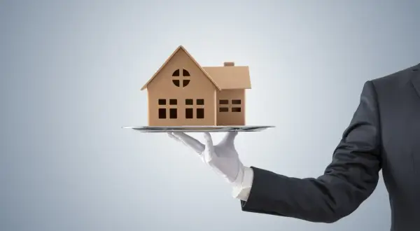 Kto płaci prowizję dla biura nieruchomości przy sprzedaży? Oto fakty