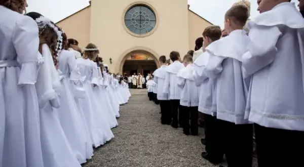 Komunia Święta: Kiedy i jak przygotować dziecko w III klasie?