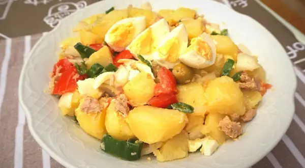 Ensalada Campera de la Abuela: Sabor de Siempre, Receta Perfecta