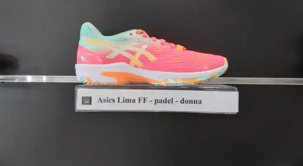 Scarpa da padel Asics Lima FF donna, con tomaia rosa vivace e dettagli azzurri e arancioni.