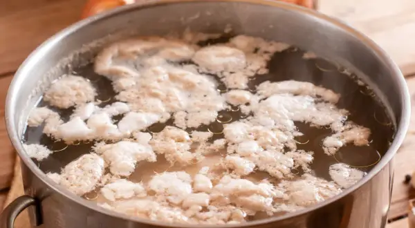 Szumowiny w rosole: Szkodliwe czy cenne? Prawda i mity.
