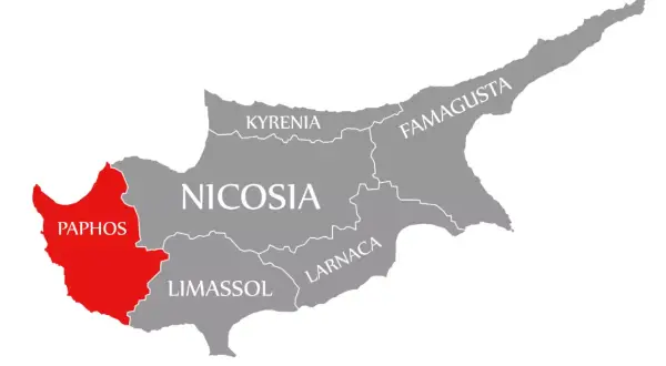 Mapa Cypru z zaznaczonym na czerwono regionem Pafos. Odpowiedź na pytanie: czy Cypr jest w Europie? Tak, Cypr leży w Europie.