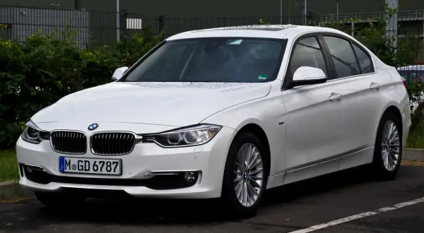 BMW Seria 3 F30 - wszystko, co musisz wiedzieć o tym modelu
