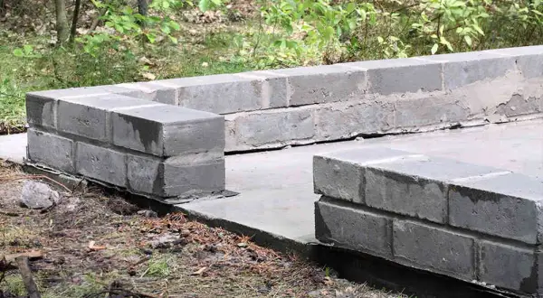 Jakie bloczki na fundament wybrać, aby uniknąć kosztownych błędów?