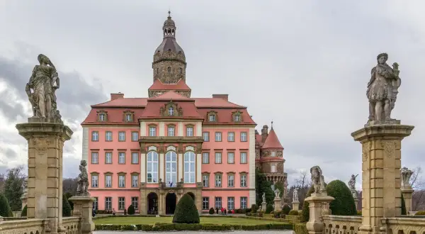 Co zwiedzić w Wałbrzychu? Kompletny przewodnik po atrakcjach