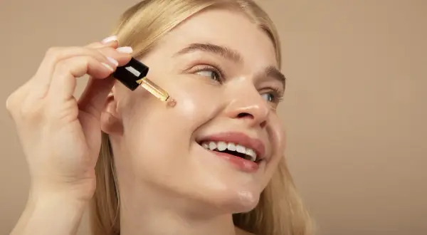 Jak używać serum z kwasem hialuronowym, aby uzyskać najlepsze efekty