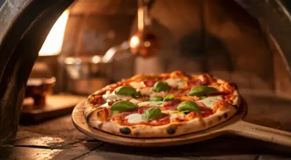 Jak długo piec pizzę? Sekret chrupiącego spodu w domu!