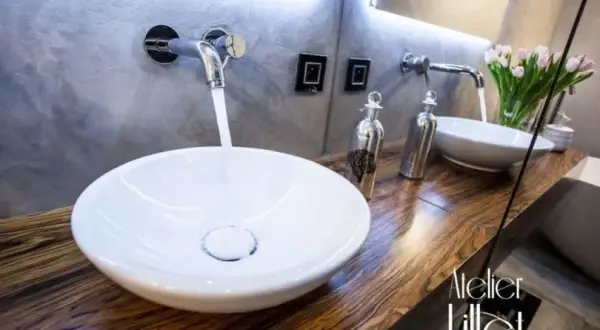 Płytki imitujące beton w łazience: trendy, porady i inspiracje